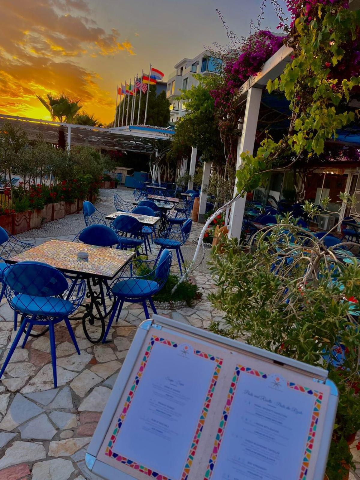 Bougainvill Sunset Villa Sarandë エクステリア 写真